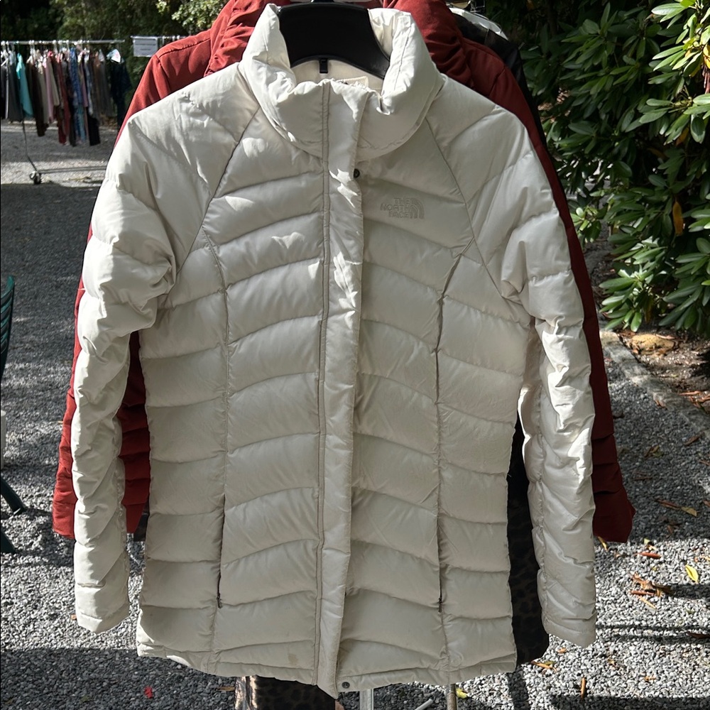 The North Face Women's Off-White Puffer Jacket  goose down filled.